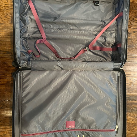 Tumi 19 Degree Extended Trip Expandable 4 Wheel packing case— Hibiscus Color - Picture 13 of 16